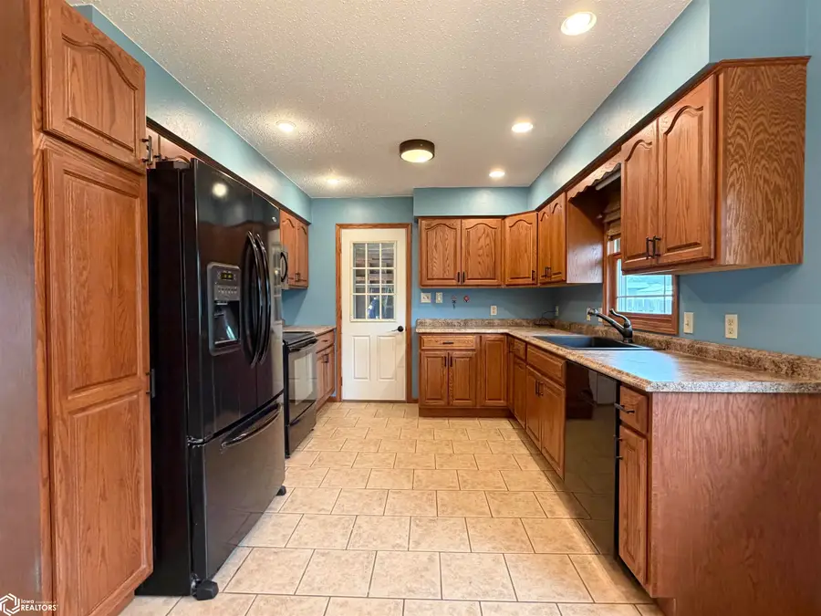 606 E Grace Street, Toledo, IA 52342 - #2