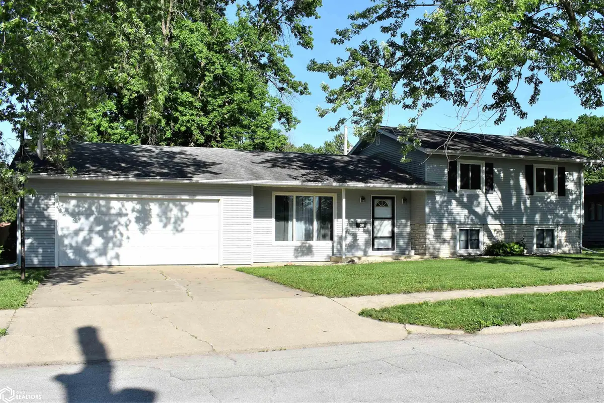 412 Indiana Avenue, Iowa Falls, IA 50126 - #1