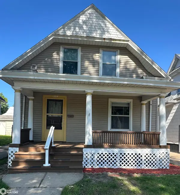 1209 S 7th Street, Burlington, IA 52601
