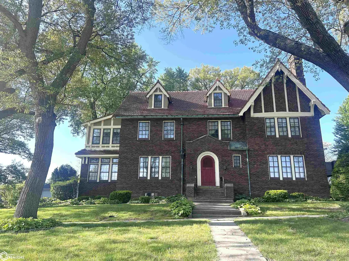 222 W Grant Street, Clarinda, IA 51632 - #1