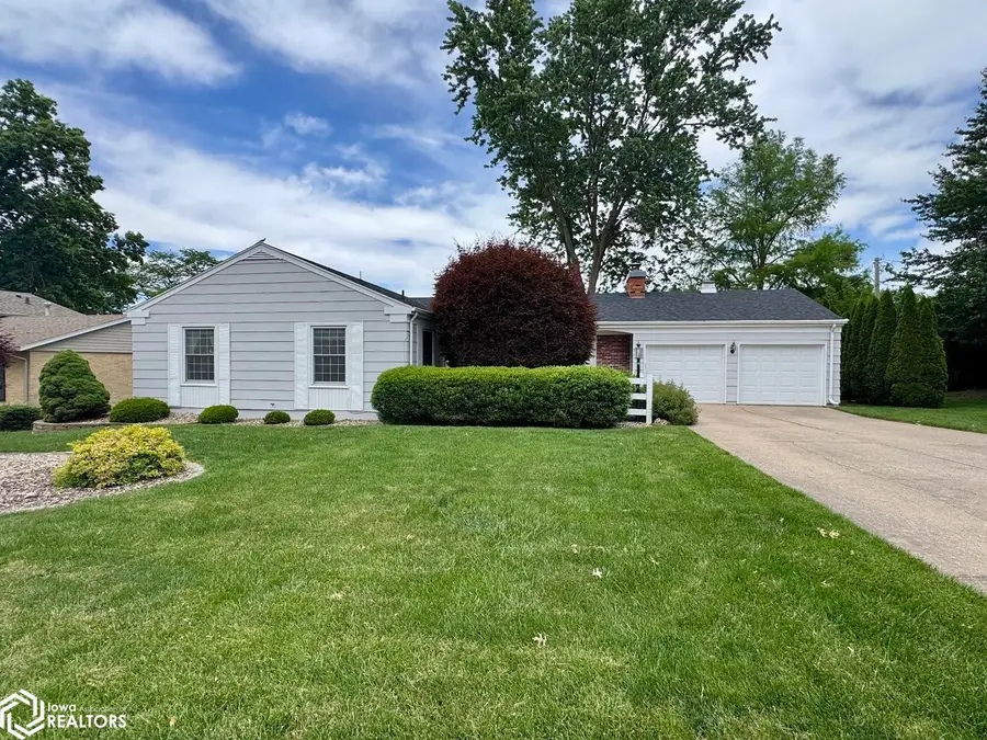 2700 Clearview Drive, Burlington, IA 52601 - #2