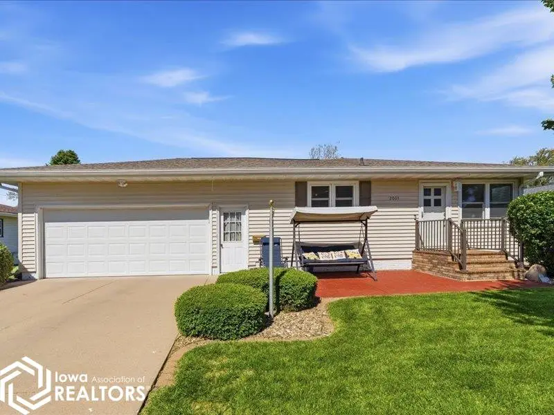 2003 Wardview Road, Marshalltown, IA 50158 - #1