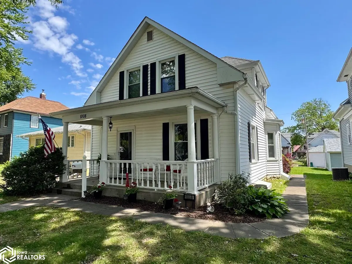 1008 S 8th Street, Burlington, IA 52601 - #1