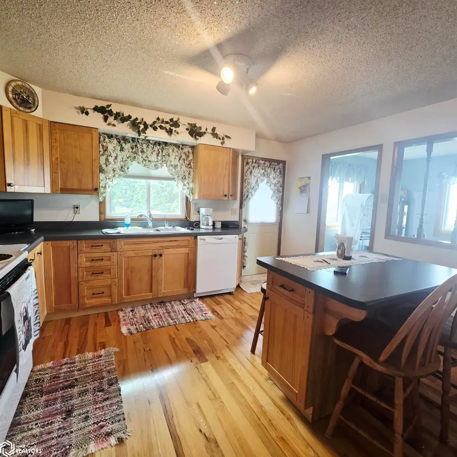 1307 Irvine Avenue, New Sharon, IA 50207 - #3