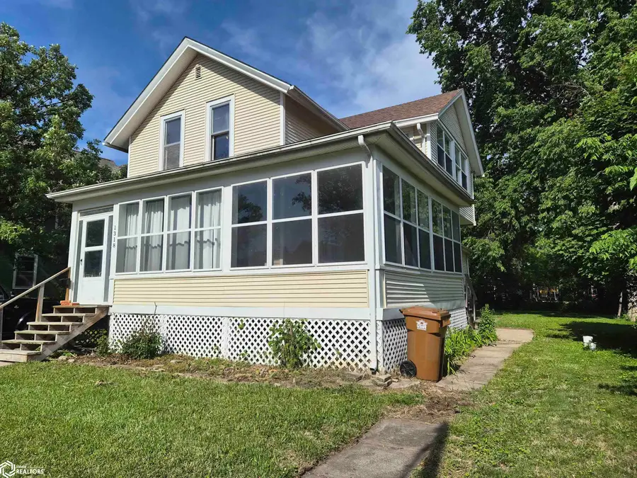 1318 West Street, Grinnell, IA 50112 - #3