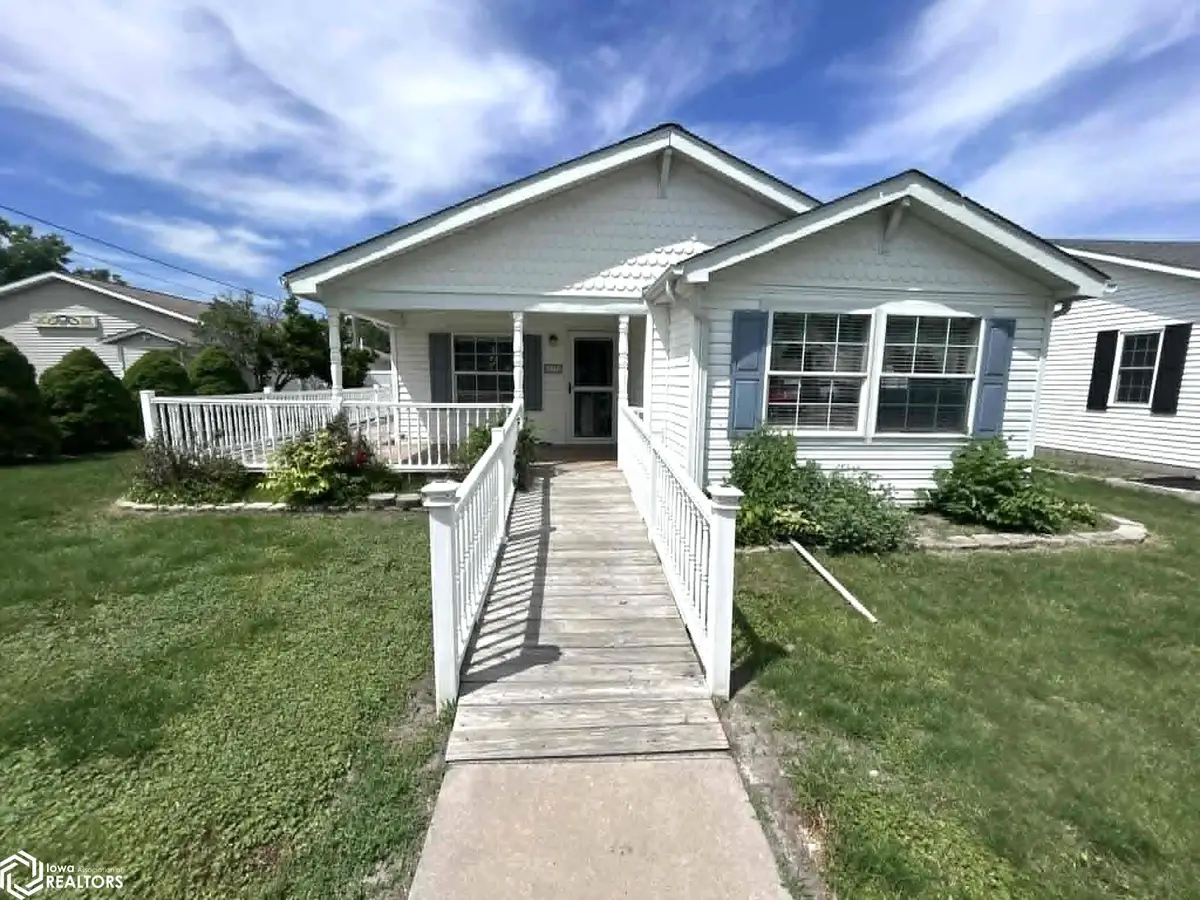 117 W Wapello Street, Agency, IA 52530 - #1
