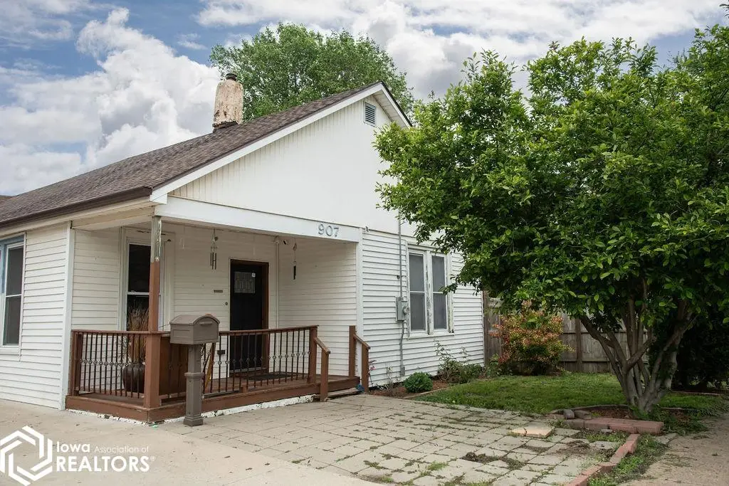 907 Locust Street, Ottumwa, IA 52501 - #1