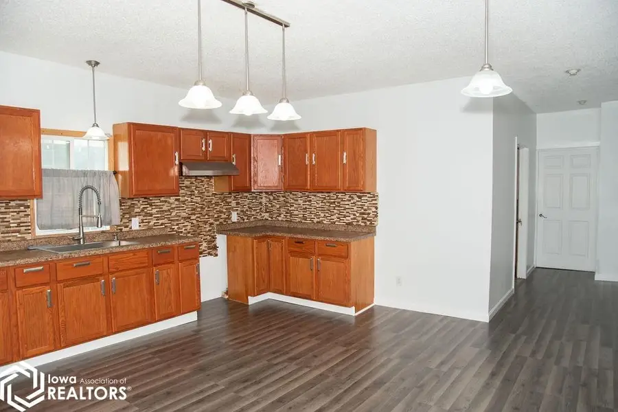 907 Locust Street, Ottumwa, IA 52501 - #3