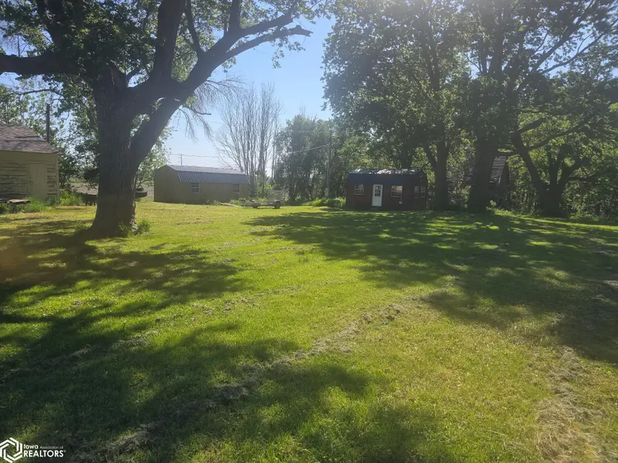 2685 Roosevelt Avenue, Badger, IA 50516 - #3