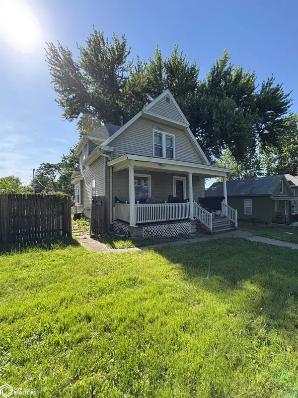 119 S Garfield Street, Burlington, IA 52601