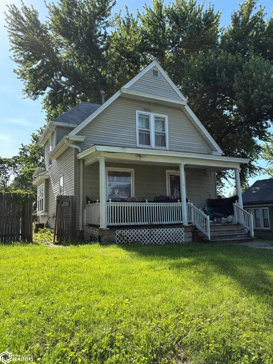 119 S Garfield Street, Burlington, IA 52601 - #2