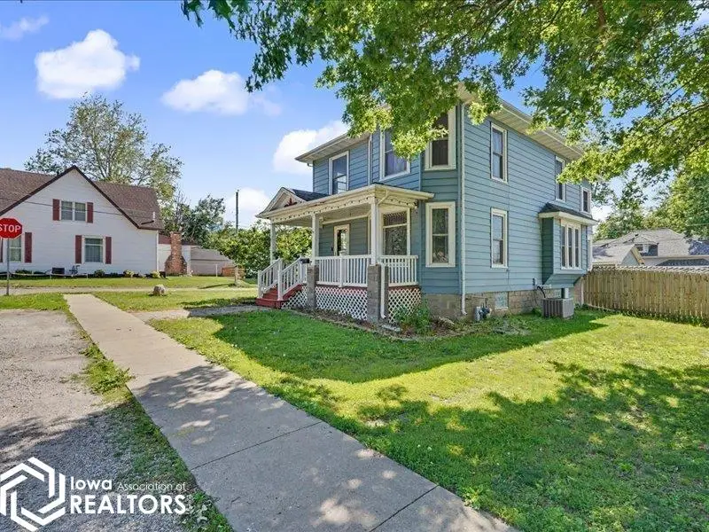 401 N Walnut Street N, New London, IA 52645 - #2