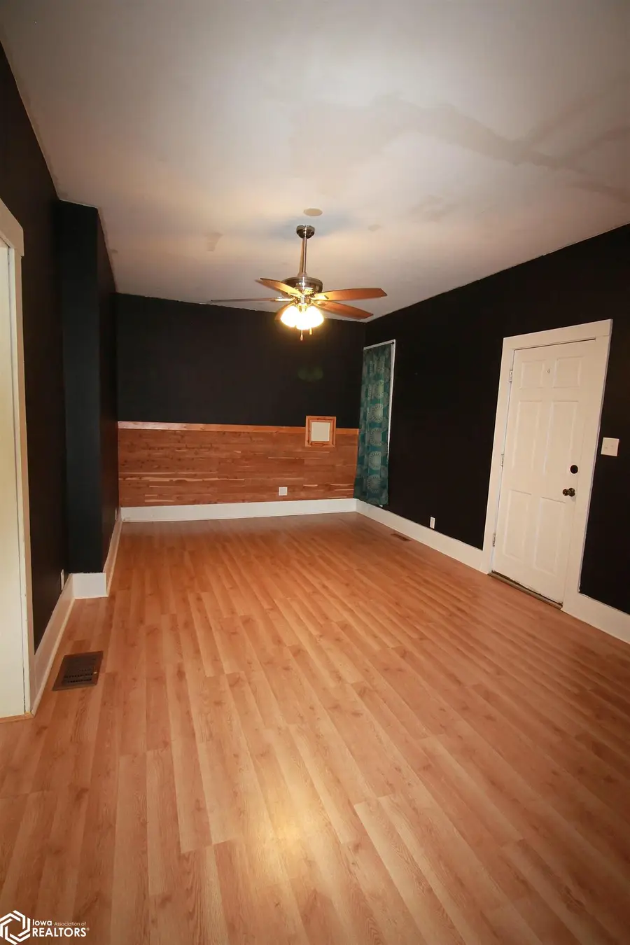 804 S Center Street, Shenandoah, IA 51601 - #2