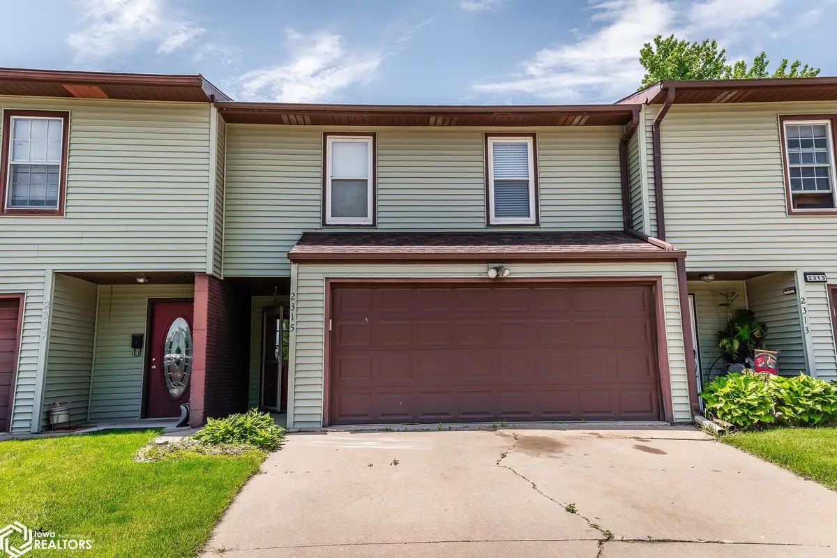2315 S 5th Avenue, Marshalltown, IA 50158 - #1