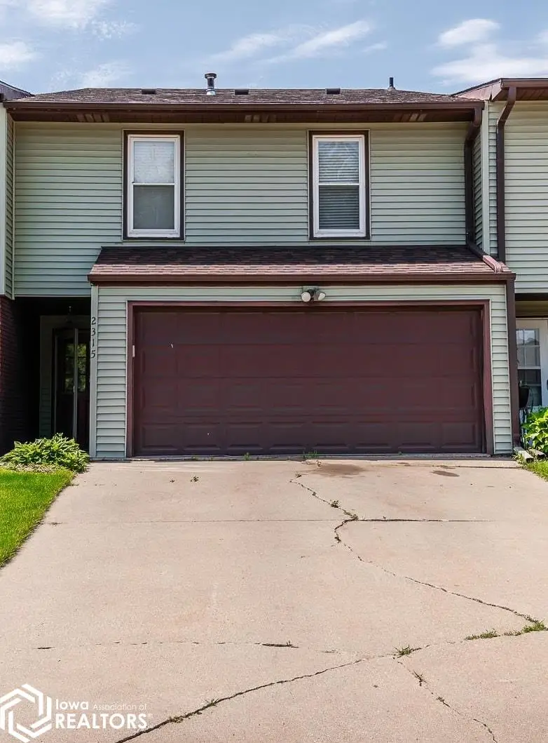 2315 S 5th Avenue, Marshalltown, IA 50158 - #2