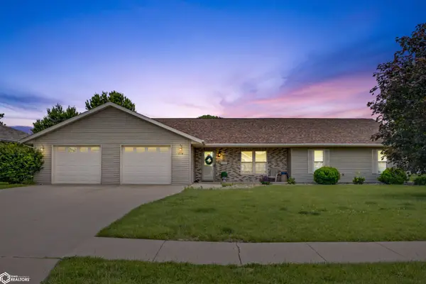 1518 Cambridge Drive, Burlington, IA 52601