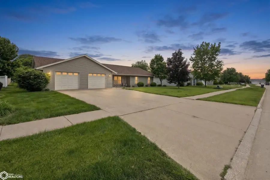 1518 Cambridge Drive, Burlington, IA 52601 - #2