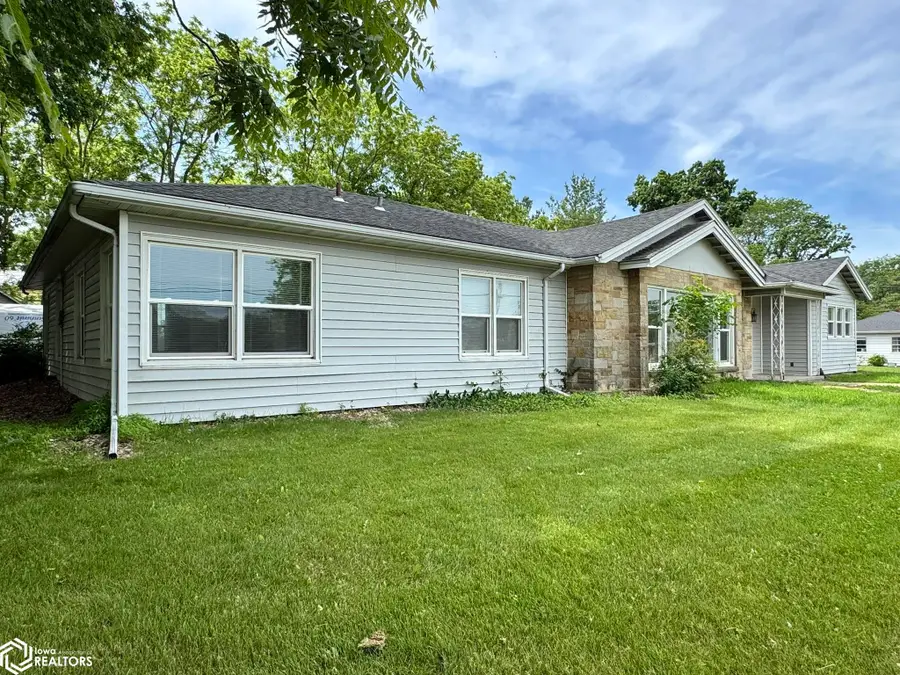 800 E Broadway Avenue, Fairfield, IA 52556 - #2