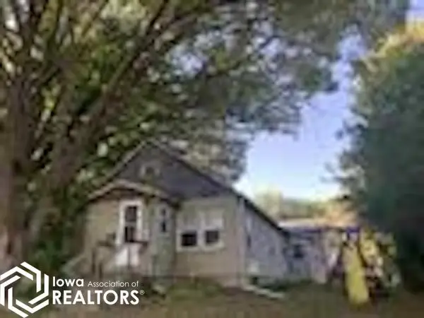 31 2nd Street W, Riverside, IA 52327