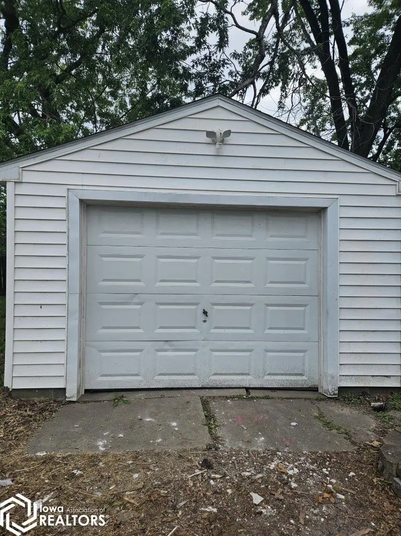 1614 Albia Road, Ottumwa, IA 52501 - #3