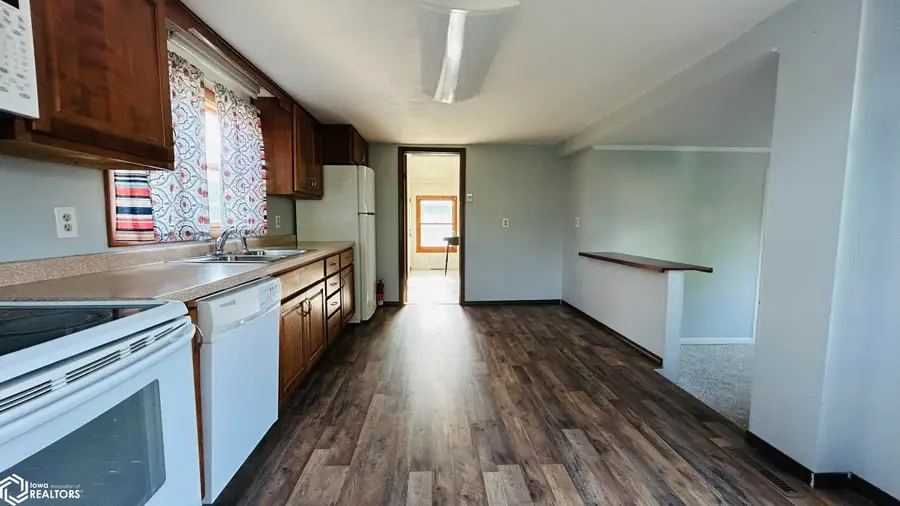 51 S 8th, Hamilton, IL 62341 - #2
