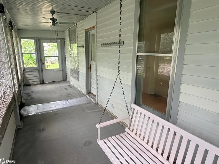 413 N B Street, Fairfield, IA 52556 - #2