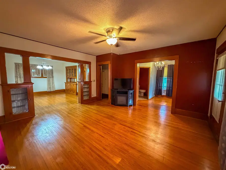 216 4th Street Ne, Hampton, IA 50441 - #2
