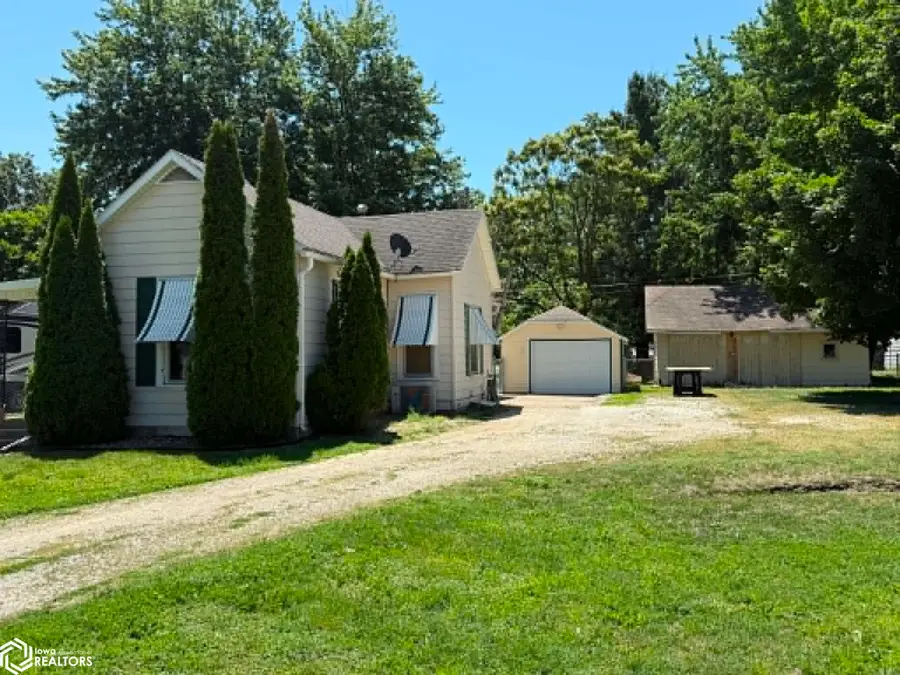 705 Hedge Avenue, Burlington, IA 52601 - #2