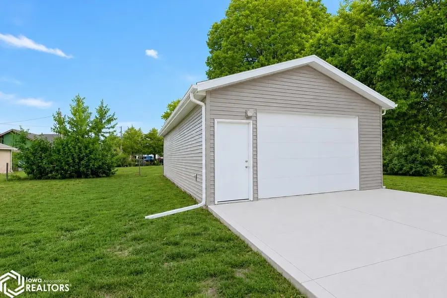 301 E Madison Street, Montezuma, IA 50171 - #3
