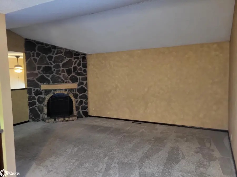 504 Friendly Drive, Marshalltown, IA 50158 - #2