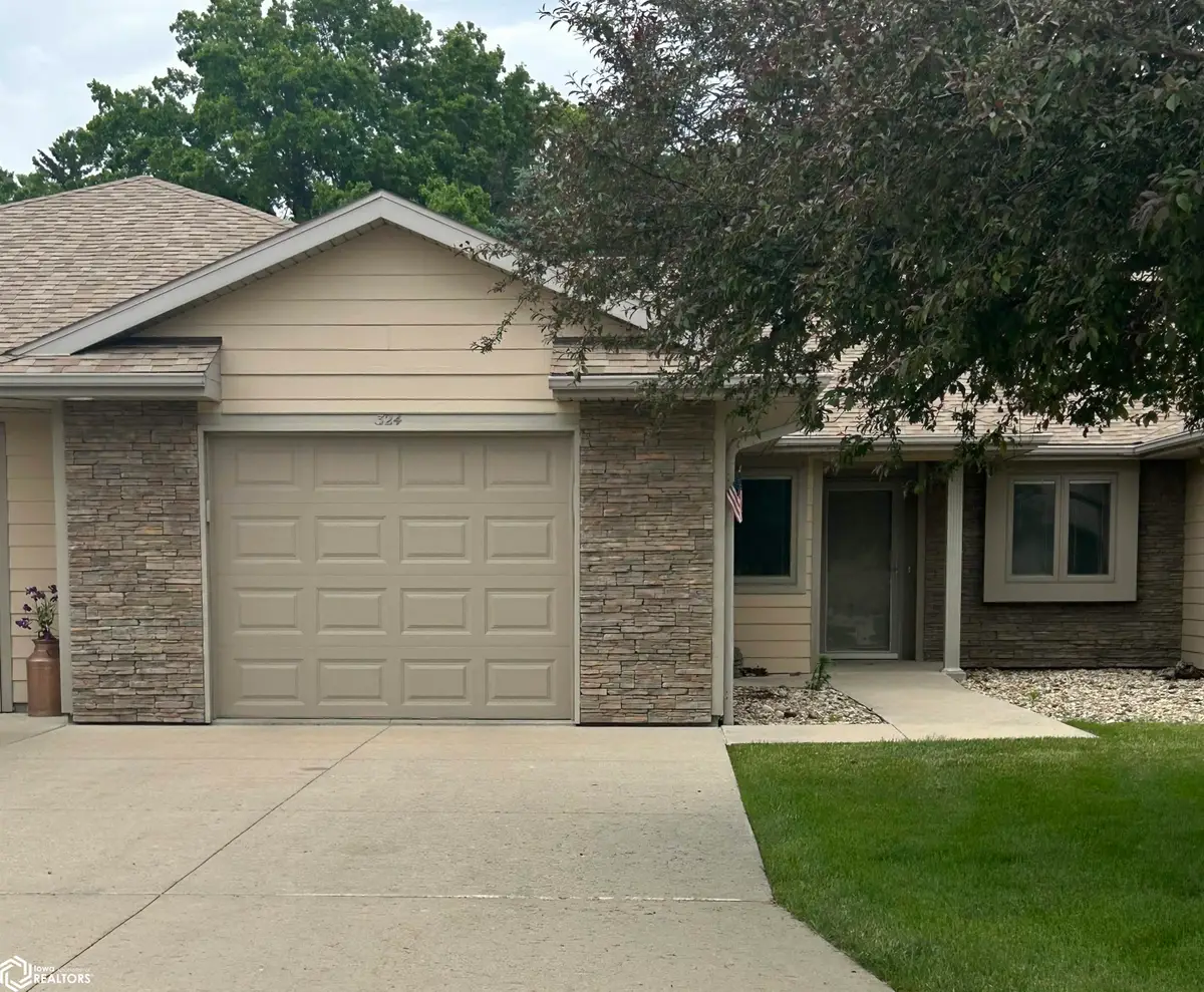 324 16th Ave Ne, Hampton, IA 50441 - #1