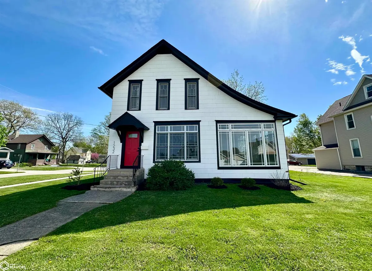 1232 Main Street, Grinnell, IA 50112 - #1