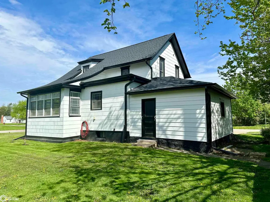 1232 Main Street, Grinnell, IA 50112 - #3