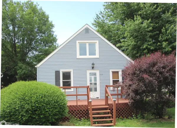 115 4th Avenue W, Leland, IA 50453