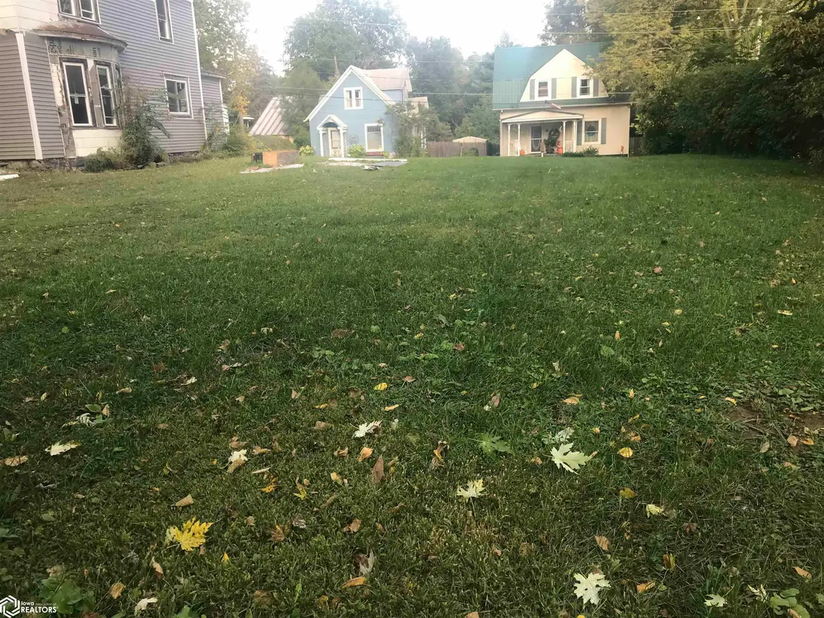 913 Wells Street, Burlington, IA 52601 - #1