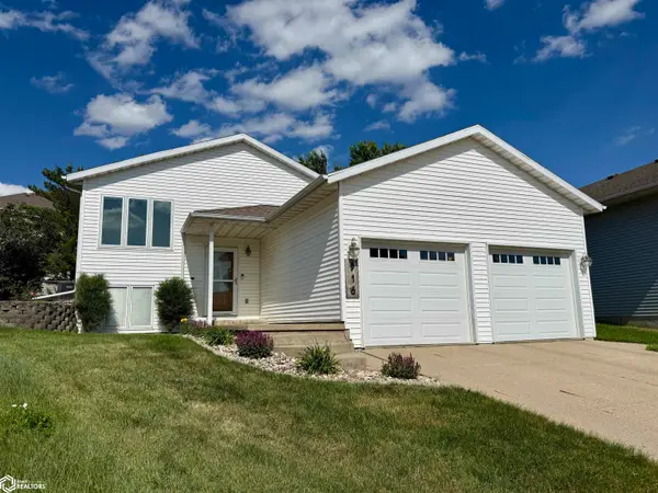 916 Amy Circle, Carroll, IA 51401