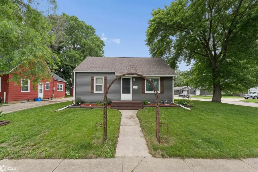962 15th Pl Ne, Mason City, IA 50401 - #3