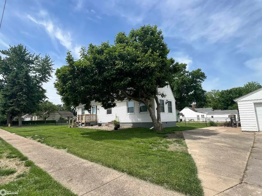 1401 Chester Avenue, Ottumwa, IA 52501 - #2