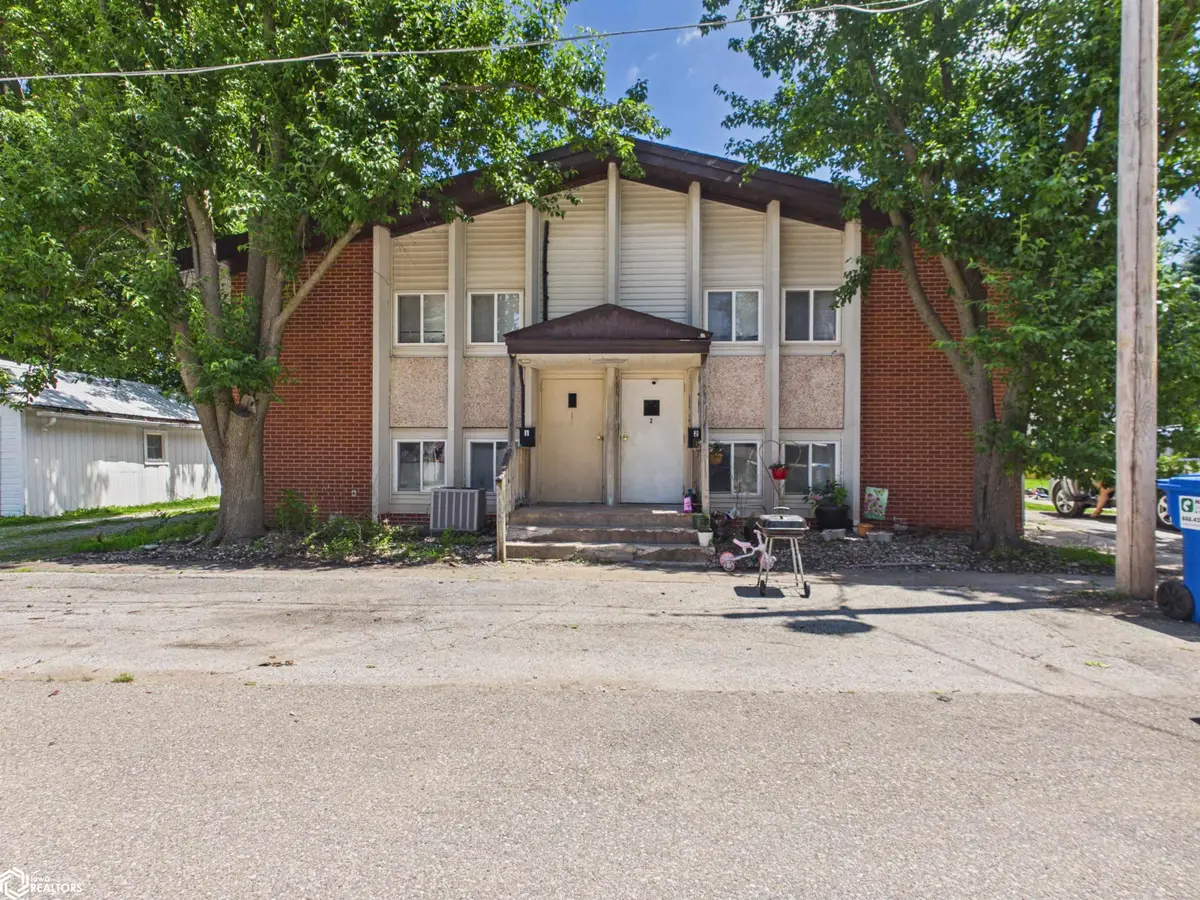 18 S 5th Street, Albia, IA 52531 - #1