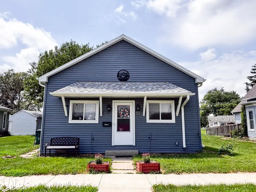 302 S Division Street, Creston, IA 50801 - #3