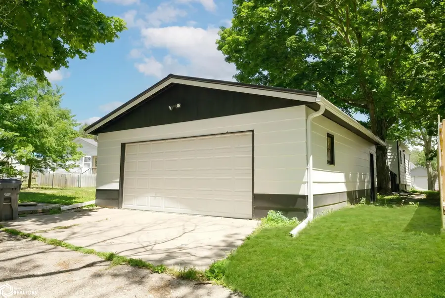 1519 Lincoln Street, Burlington, IA 52601 - #3