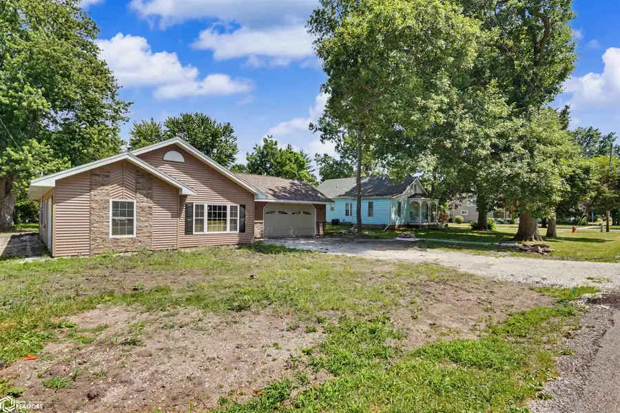 410 N Marion Street, Carthage, IL 62321 - #2
