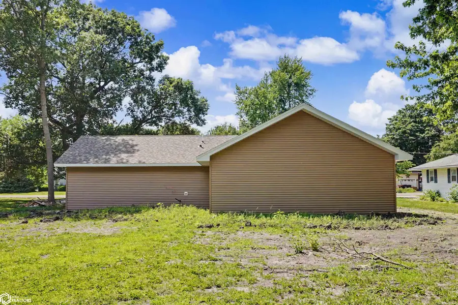 410 N Marion Street, Carthage, IL 62321 - #3
