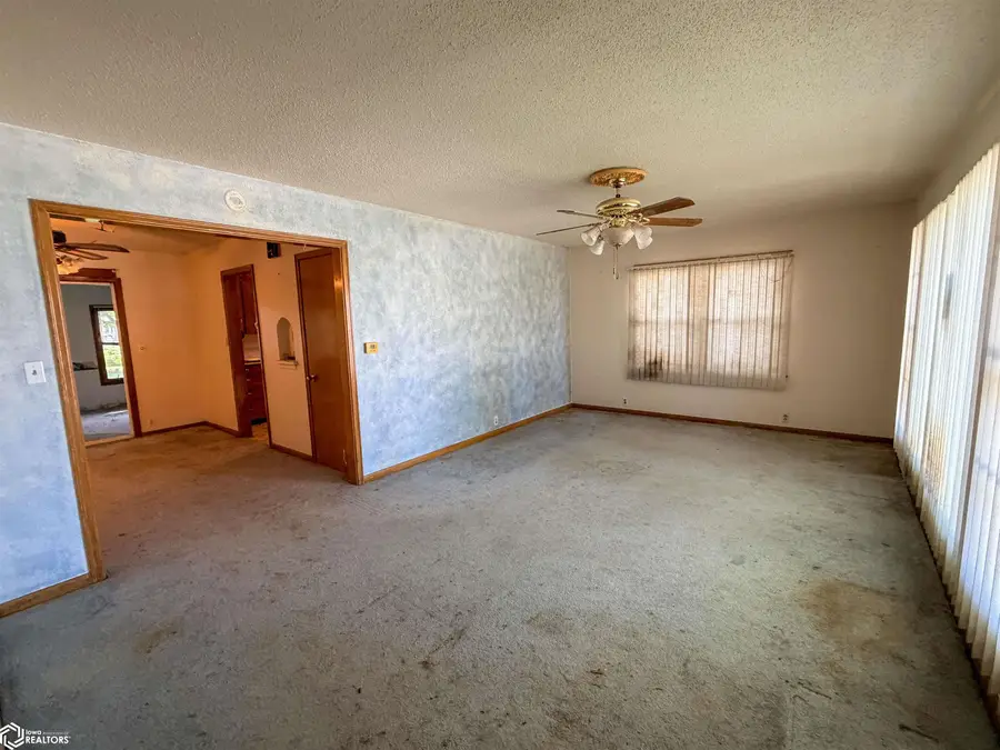 612 1st Street Se, Belmond, IA 50421 - #3