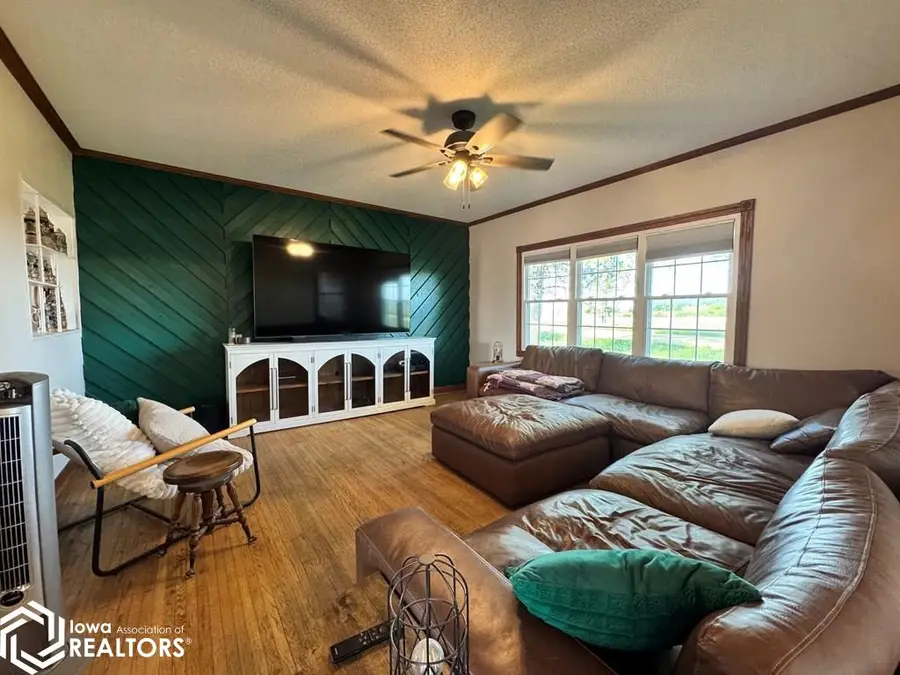 2107 Erickson Avenue, Webster City, IA 50595 - #3