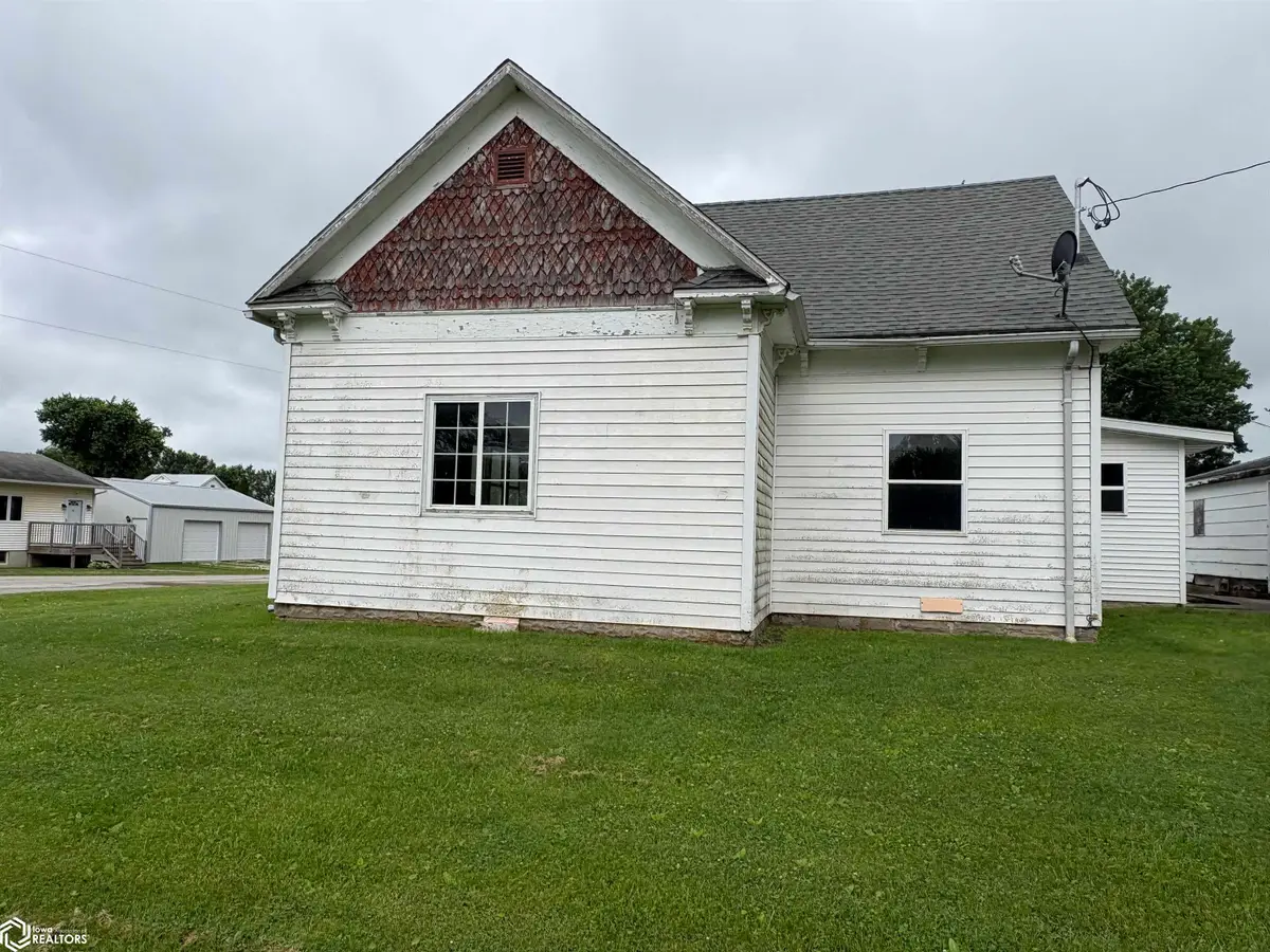 210 S Maple, Cincinnati, IA 52549 - #1