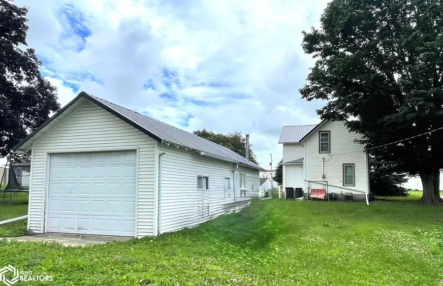 203 E Washington Street, Montezuma, IA 50171 - #2