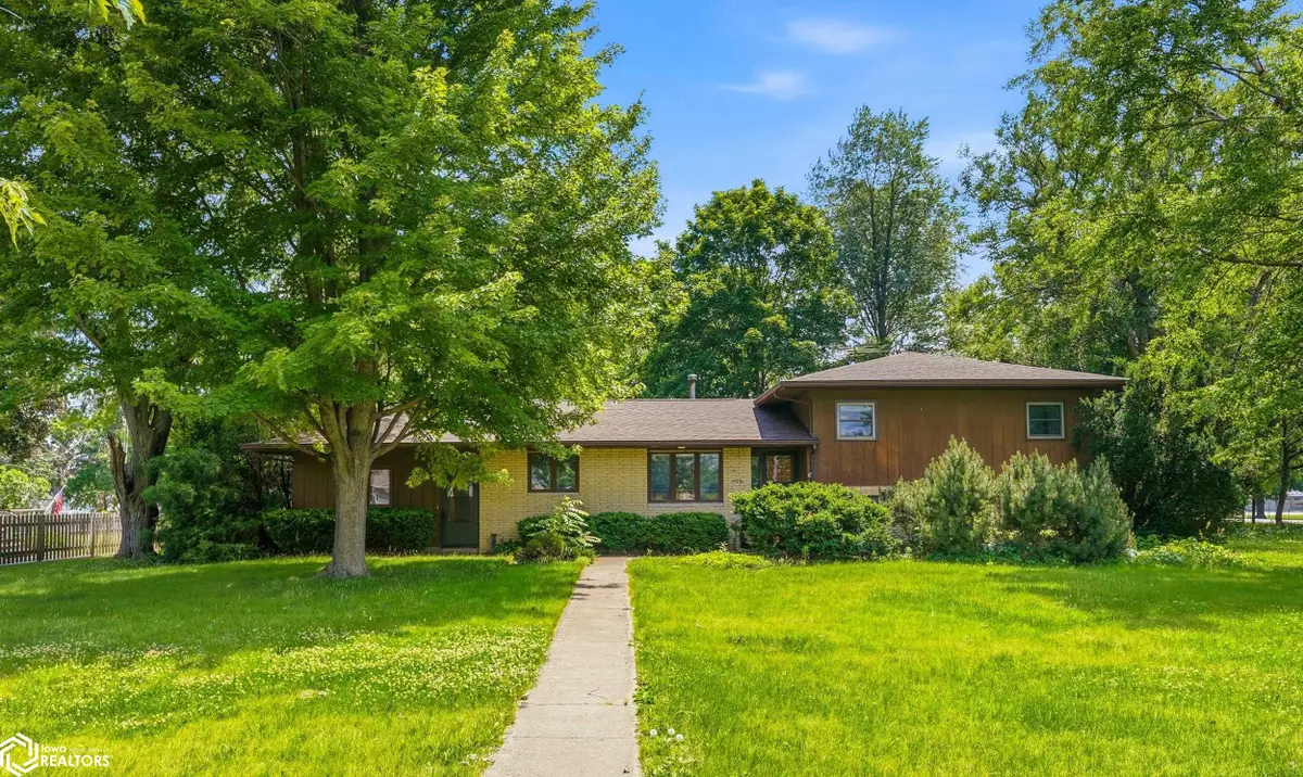 406 E Lafayette Avenue, Keota, IA 52248 - #1