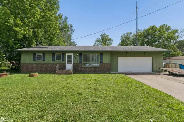 2317 24th Street Sw, Mason City, IA 50401