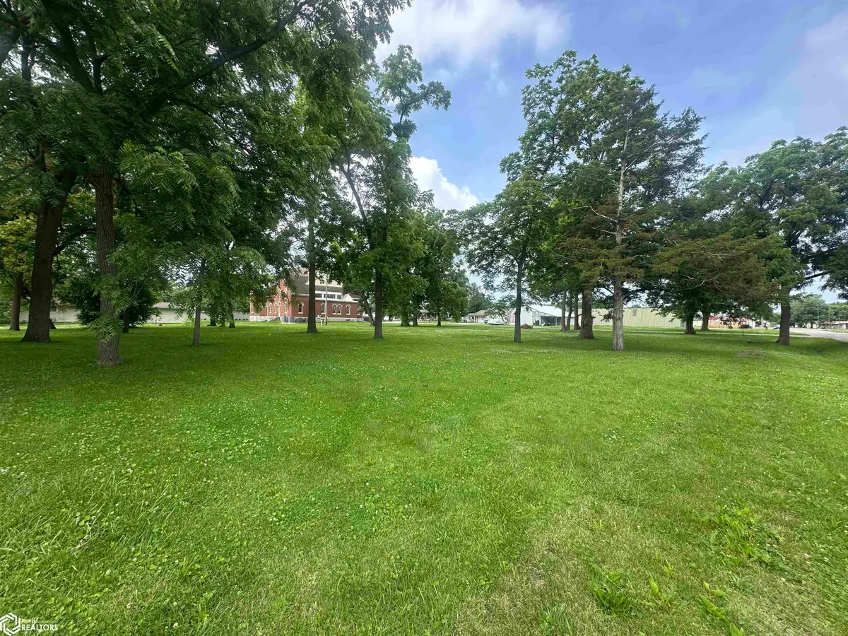 202 E 5th Street, Moulton, IA 52572 - #1